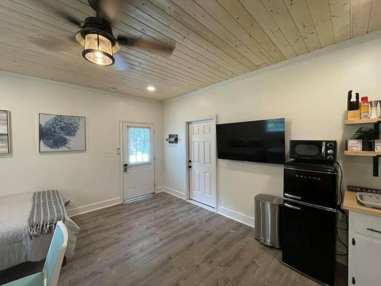 Beautifully Renovated Studio 2 Miles From Marina! Winchester Экстерьер фото