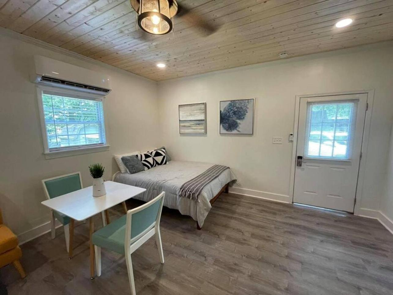 Beautifully Renovated Studio 2 Miles From Marina! Winchester Экстерьер фото